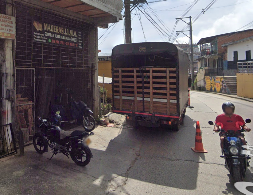 Depósito Maderas JIMA en Fredonia, Antioquia — vista exterior