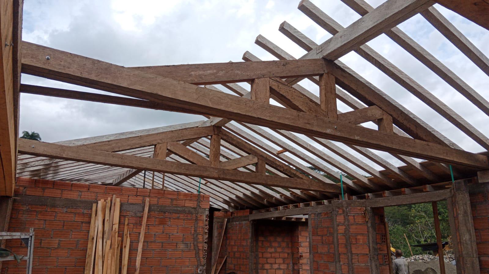 Cerchas y vigas en madera para techo — Maderas JIMA Fredonia