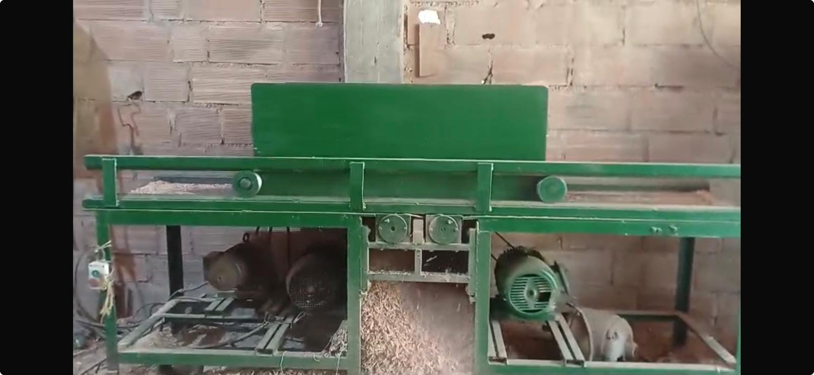Máquina de viruta en Maderas JIMA — producción de viruta de madera